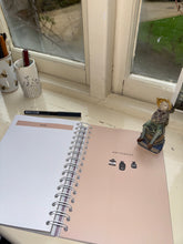 Load image into Gallery viewer, The Yearly Planner 2025